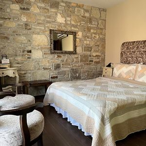 Griffon Hotel